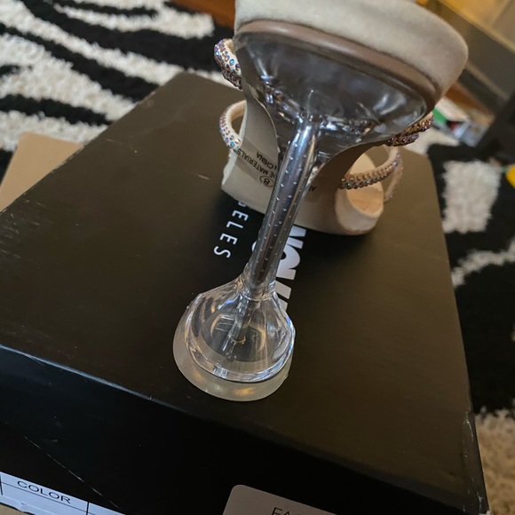 Beautiful heels - Picture 4 of 7